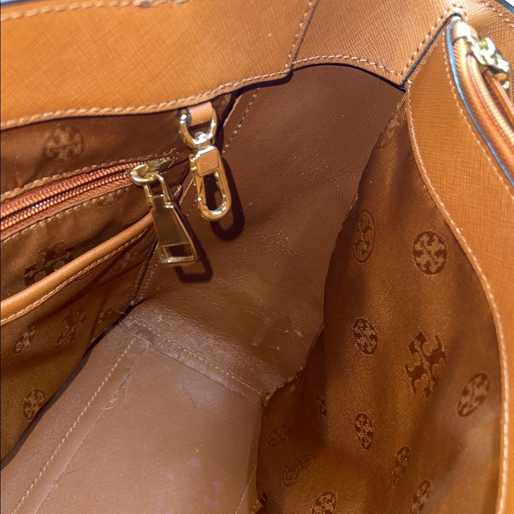 Tory Burch Medium Buckle York Tan Leather Tote - Picture 11 of 17